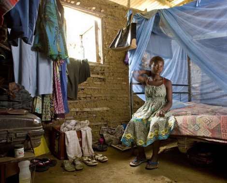 Οι αντιθέσεις αυτού του κόσμου μέσα από τα υπνοδωμάτια γυναικών - Λιτά και φτωχικά VS πολυτελών και υπερφορτωμένων [εικόνες] | iefimerida.gr 2