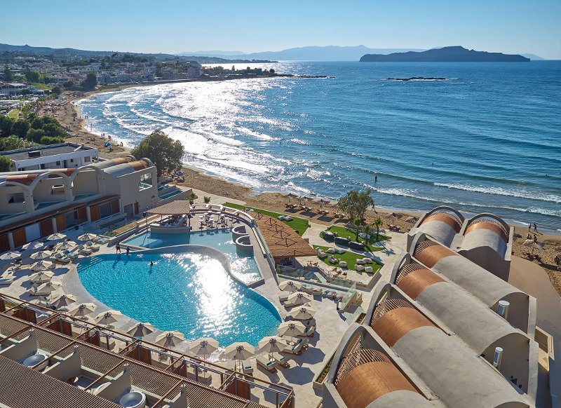 Βρετανίδα σταρ κάνει διακοπές στην Κρήτη και ξαφνικά όλα τα βρετανικά ΜΜΕ γέμισαν Ελλάδα! [εικόνες] | iefimerida.gr 0