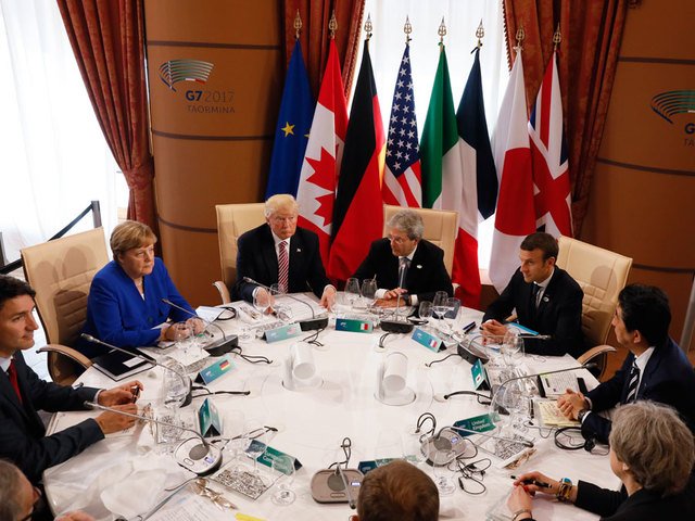 Slate: Ευρωπαίοι, μην κατηγορείτε τον Τραμπ, του μοιάζετε! | iefimerida.gr 4