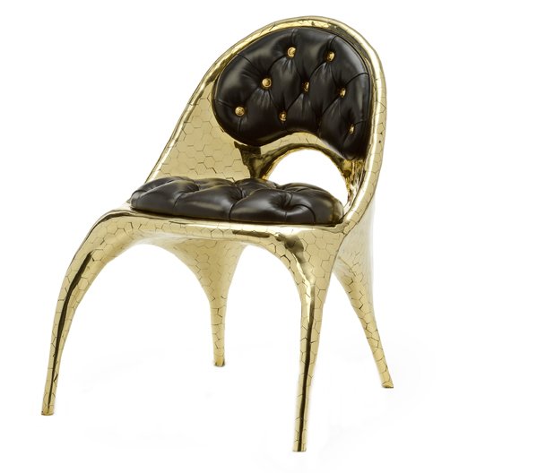 Η χρυσή καρέκλα, το νέο προϊόν υψηλής αισθητικής της Ντονατέλα Βερσάτσε [εικόνες] | iefimerida.gr 1