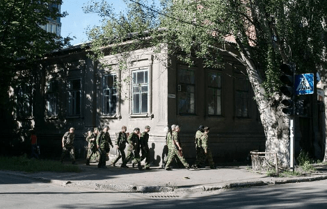 Συνεχίζονται οι αιματηρές συγκρούσεις στην Ουκρανία -Επτά νεκροί στο Ντονέτσκ [εικόνες] | iefimerida.gr 1