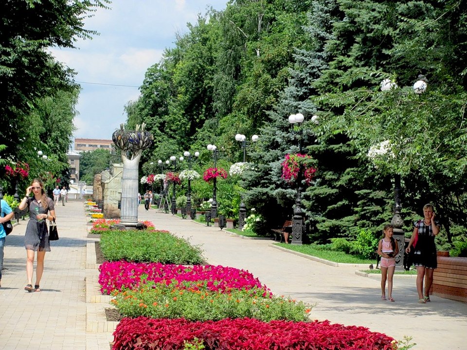 O Σωτήρης Δανέζης από το μέτωπο της Ουκρανίας: Ντονέτσκ, η πόλη με το 1 εκατ. τριαντάφυλλα [εικόνες] | iefimerida.gr 5