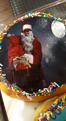 Παγκόσμια πατέντα στη Θεσσαλονίκη: Χρωματιστός φραπέ & donuts διακοσμημένα με selfie [εικόνες]  | iefimerida.gr 0