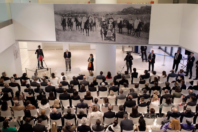 Παυλόπουλος και Σταϊνμάιερ εγκαινίασαν την έκθεση Documenta 14 [εικόνες] | iefimerida.gr 2