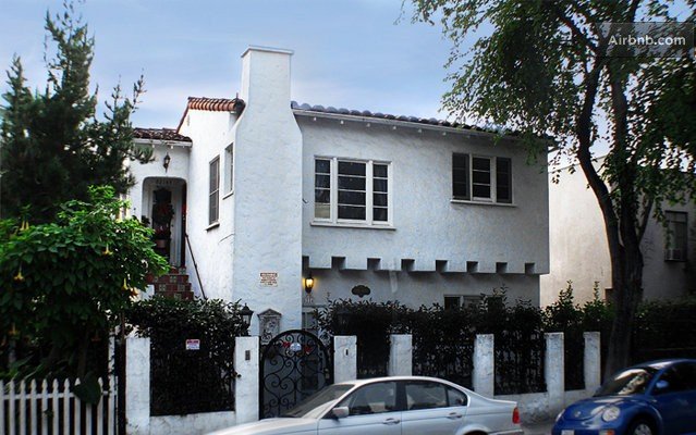 Τα σπίτια των διάσημων βγαίνουν στο... νοίκι -Με 106 δολάρια μένεις στην οικία του Τζιμ Μόρισον! [εικόνες] | iefimerida.gr 0