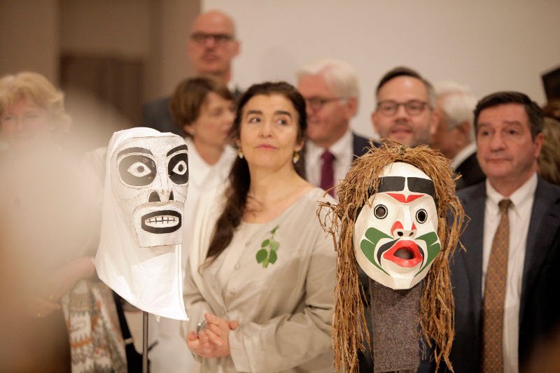 Παυλόπουλος και Σταϊνμάιερ εγκαινίασαν την έκθεση Documenta 14 [εικόνες] | iefimerida.gr 1