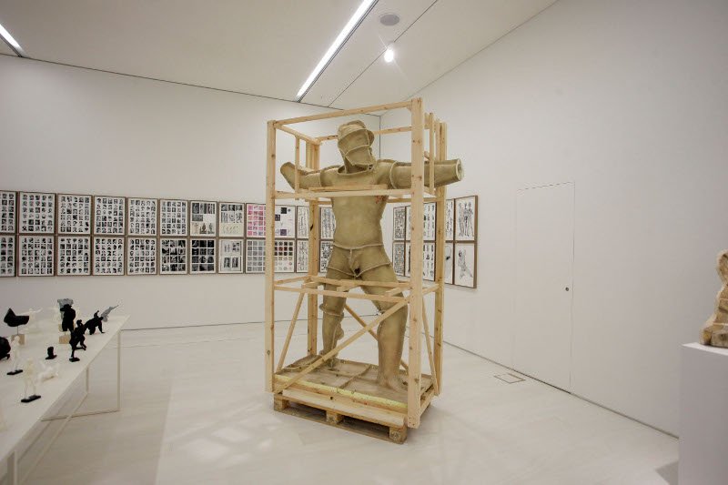 Παυλόπουλος και Σταϊνμάιερ εγκαινίασαν την έκθεση Documenta 14 [εικόνες] | iefimerida.gr 5