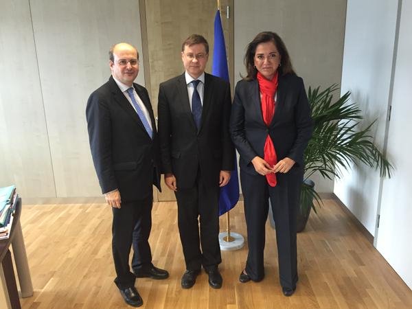 Ντόρα και Χατζηδάκης με Γιούνκερ στις Βρυξέλλες -Υπέρ της συμφωνίας [εικόνες] | iefimerida.gr 2