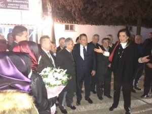 Τα τσίπουρα της Ντόρας Μπακογιάννη στην Κομοτηνή [εικόνες] | iefimerida.gr 0