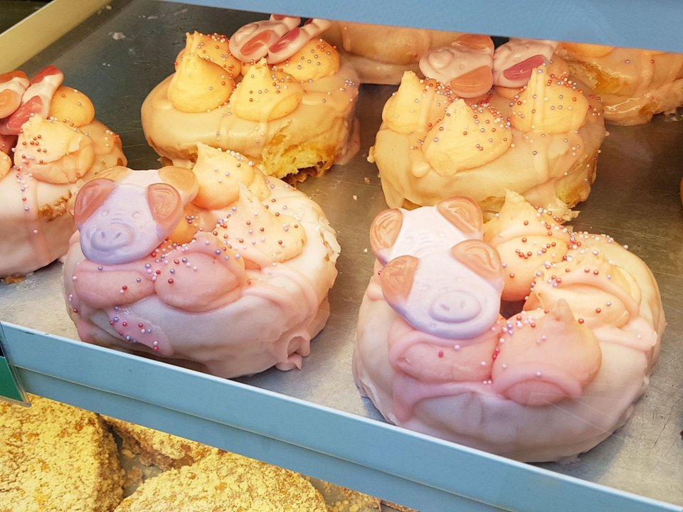 Για αυτά τα ντόνατ στο Λονδίνο κάνουν καθημερινά ουρές... χιλιομέτρων [εικόνες & βίντεο] | iefimerida.gr 1