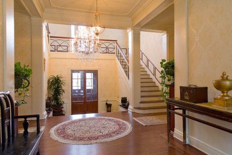 Το νέο παλάτι της Κάθριν Ζέτα Τζόουνς και του Μάικλ Ντάγκλας -Με σπα, πισίνες και χώρο για ιππασία [εικόνες] | iefimerida.gr 1