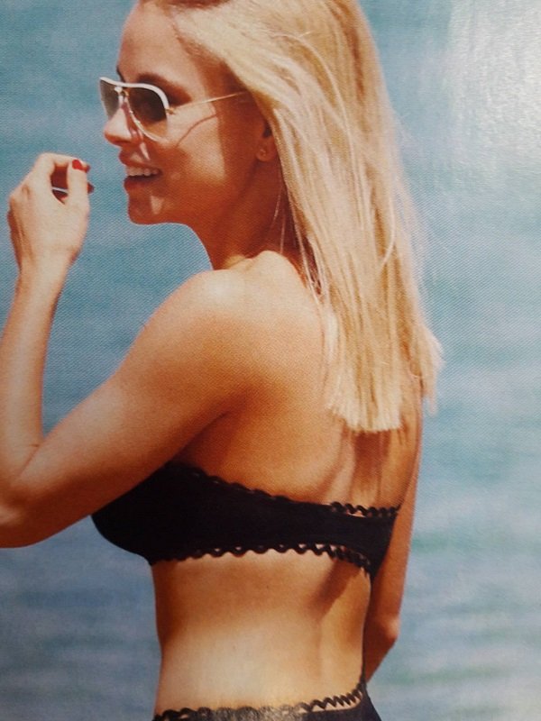 Η αψεγάδιαστη Δούκισσα Νομικού με το πιο στιλάτο ολόσωμο μαγιό του καλοκαιριού [βίντεο] | iefimerida.gr 1