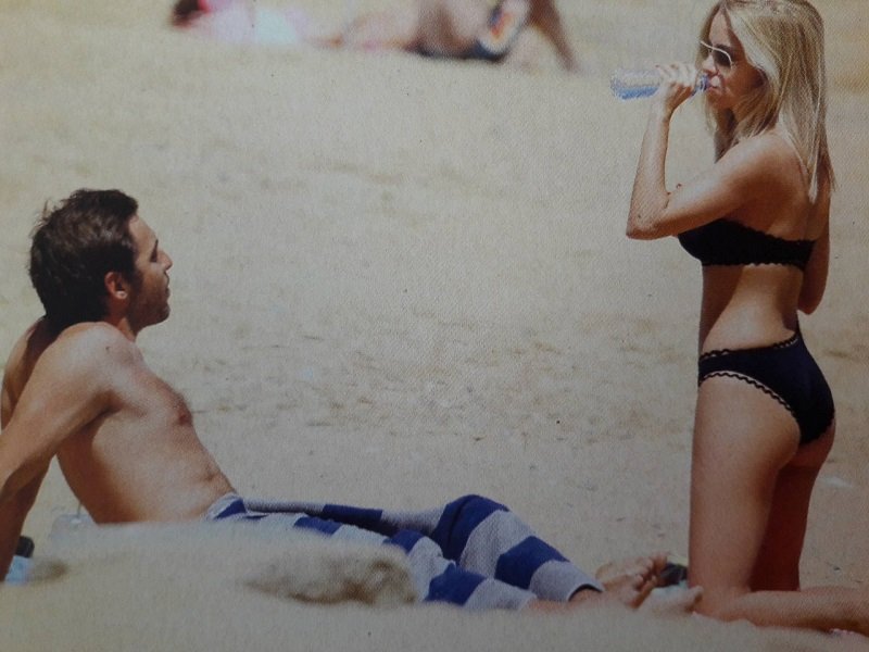 Η αψεγάδιαστη Δούκισσα Νομικού με το πιο στιλάτο ολόσωμο μαγιό του καλοκαιριού [βίντεο] | iefimerida.gr 4