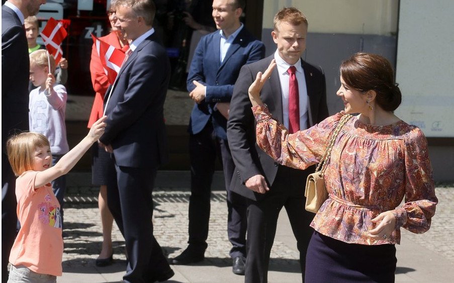 Η πριγκίπισσα της Δανίας αντιγράφει πλήρως την Μίντλετον -Προκαλεί σύγχυση [εικόνες] | iefimerida.gr 2