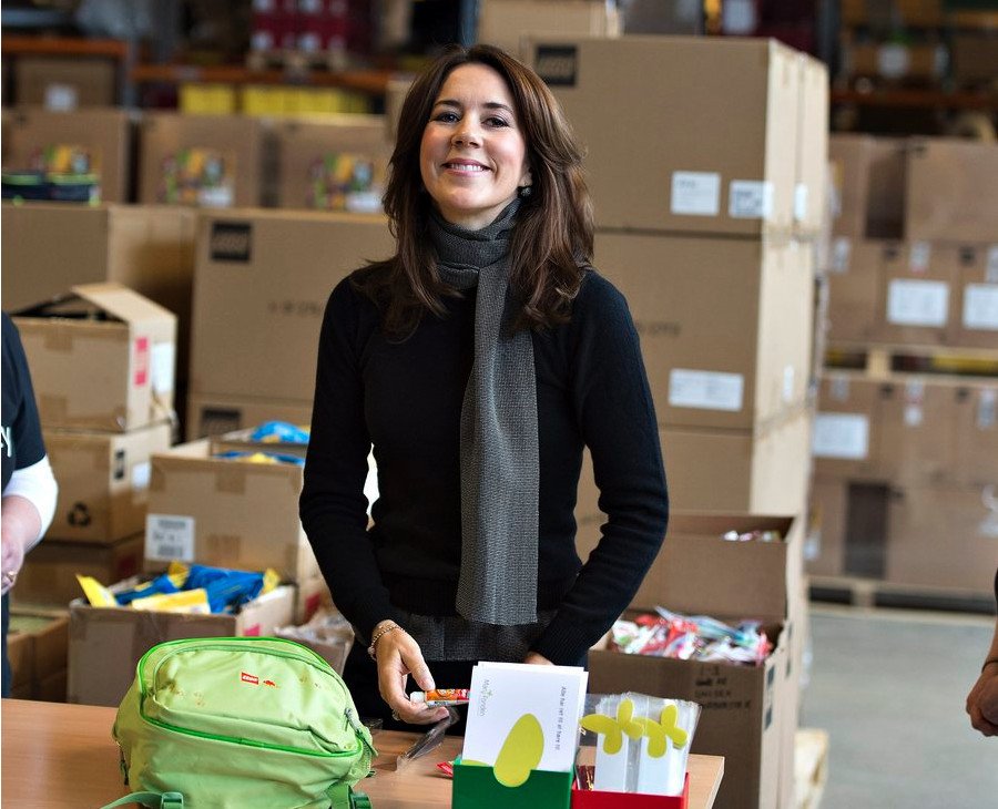 Η πριγκίπισσα της Δανίας αντιγράφει πλήρως την Μίντλετον -Προκαλεί σύγχυση [εικόνες] | iefimerida.gr 3