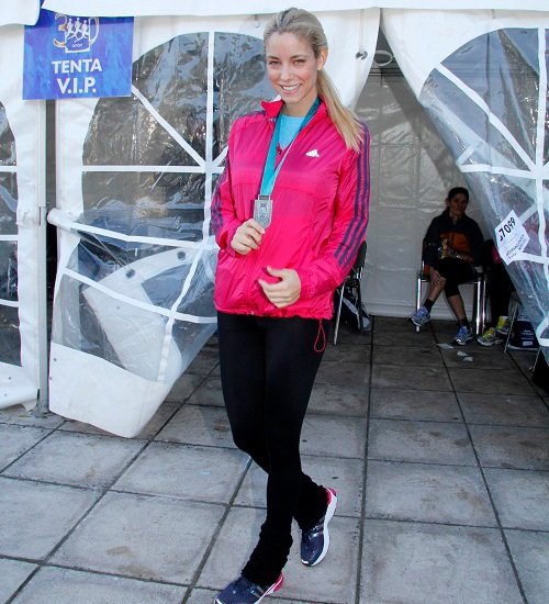 Επώνυμοι λουσμένοι στο ιδρώτα-Οι celebrities του Κλασικού Μαραθωνίου [εικόνες]  | iefimerida.gr 1