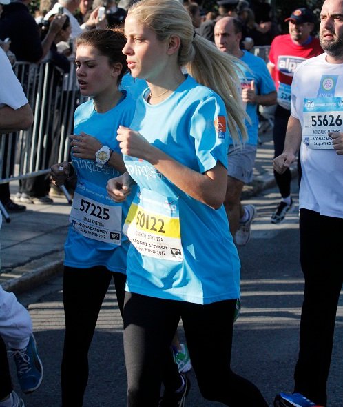 Επώνυμοι λουσμένοι στο ιδρώτα-Οι celebrities του Κλασικού Μαραθωνίου [εικόνες]  | iefimerida.gr 2