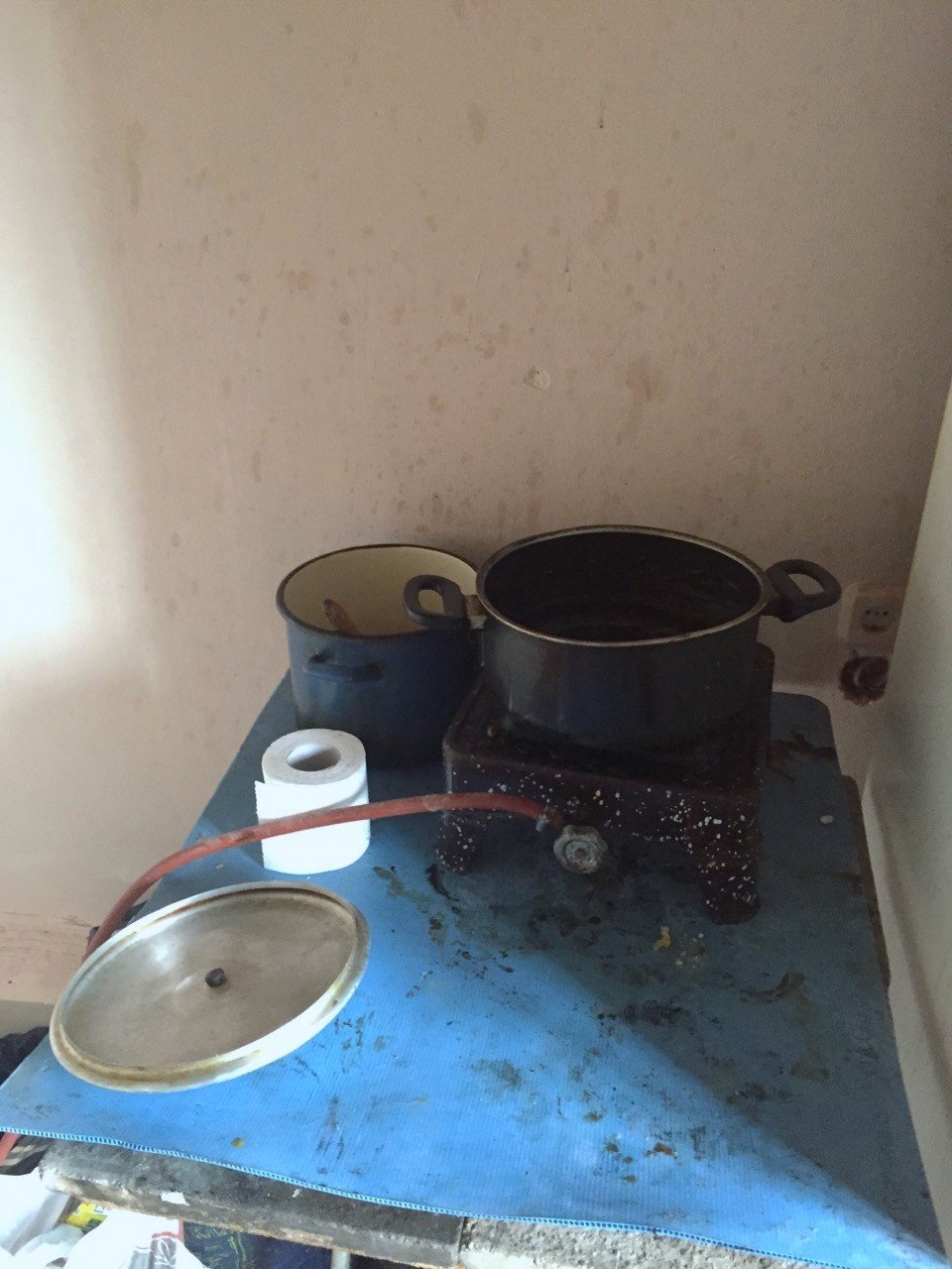 Σύγχρονη δουλεία στην Πάτρα: Τους είχαν φυλακισμένους, τους φύλαγαν με όπλα, τους έβαζαν να δουλεύουν μέρα-νύχτα [εικόνες] | iefimerida.gr 4