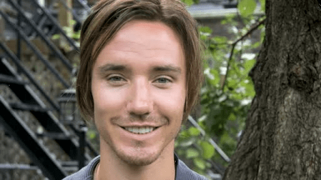 Οι απίστευτες δουλειές που έκαναν οι σταρ πριν γίνουν διάσημοι -Ποια ήταν μακιγιέζ νεκρών [εικόνες]  | iefimerida.gr 6