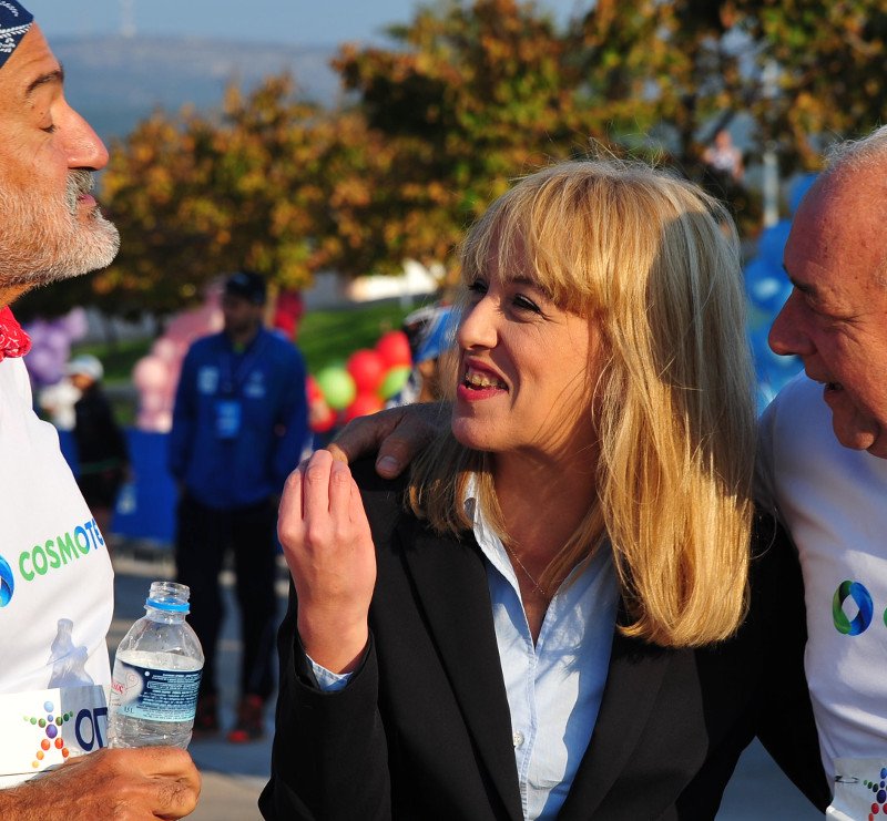 Μια άλλη Ρένα Δούρου -Με σιδεράκια και αφέλειες [εικόνες] | iefimerida.gr 3