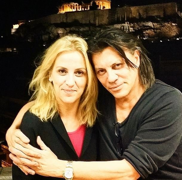 Ο Ηλίας Ψινάκης ξενύχτησε αγκαλιά με την Ρένα Δούρου [εικόνα] | iefimerida.gr 0