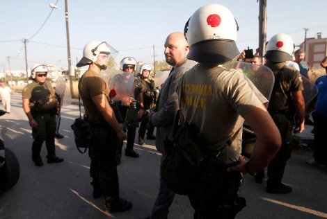 Τσίπρας, Γλέζος, ένταση και κόκκινες γόβες: Ολα όσα έγιναν στην ορκωμοσία της Ρένας Δούρου [εικόνες] | iefimerida.gr 0