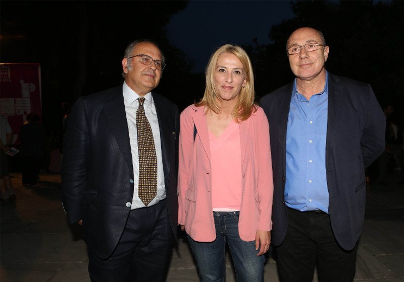 Ντυμένη στα ροζ, στο Ηρώδειο, η Ρένα Δούρου [εικόνες] | iefimerida.gr 3