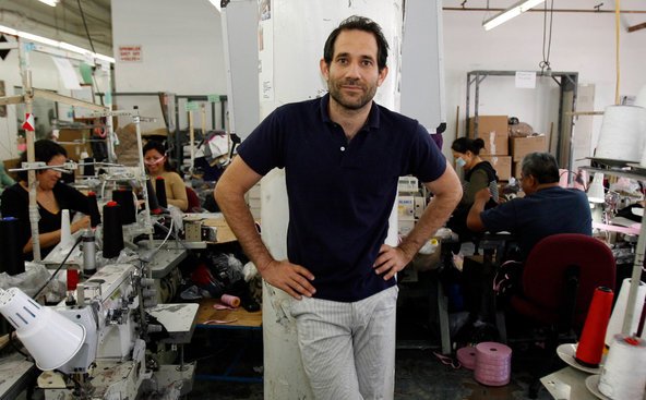 American Apparel, η εταιρεία που καταστράφηκε από το ίδιο το αφεντικό της [εικόνες] | iefimerida.gr 0