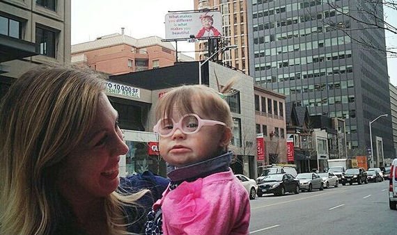 Η κόρη μου έχει σύνδρομο Down -Η μπλόγκερ που θέλει ο κόσμος να μάθει την ομορφιά πίσω από τη διαφορετικότητα [εικόνες] | iefimerida.gr 2