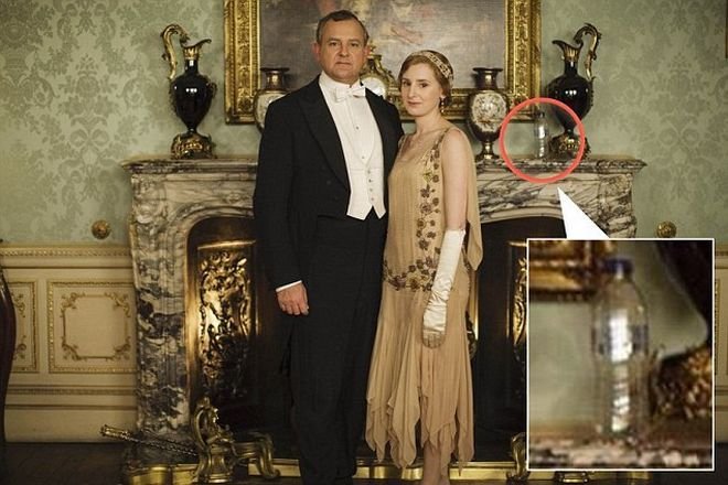 Ενα πλαστικό μπουκάλι στα σκηνικά της σειράς Downton Abbey -Πώς αντέδρασαν οι πρωταγωνιστές [εικόνες] | iefimerida.gr 0