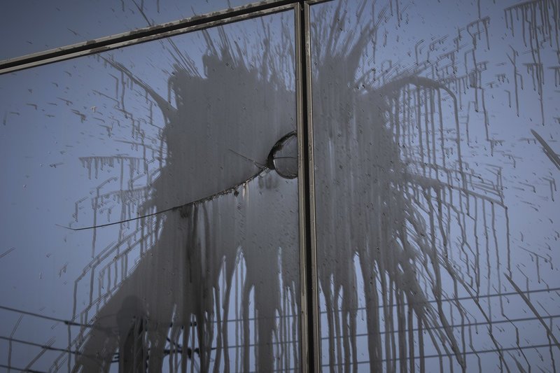 Η ΔΟΥ Ψυχικού μετά την καταδρομική επίθεση του Ρουβίκωνα -Σπασμένα γυαλιά παντού [εικόνες] | iefimerida.gr 0