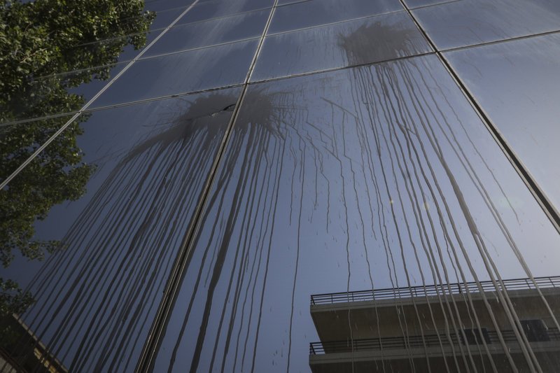 Η ΔΟΥ Ψυχικού μετά την καταδρομική επίθεση του Ρουβίκωνα -Σπασμένα γυαλιά παντού [εικόνες] | iefimerida.gr 3