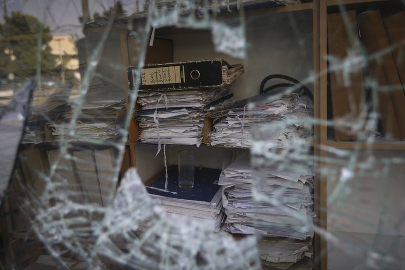 Η ΔΟΥ Ψυχικού μετά την καταδρομική επίθεση του Ρουβίκωνα -Σπασμένα γυαλιά παντού [εικόνες] | iefimerida.gr 2