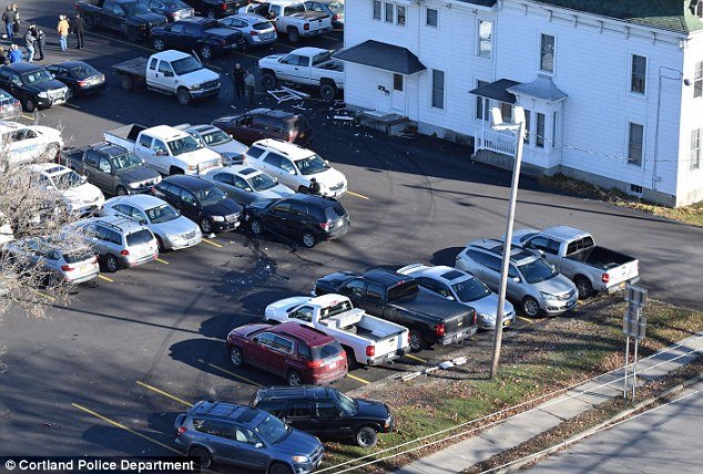 Εξαλλος μετά το διαζύγιο: Συγκρούστηκε με 14 οχήματα καθώς κυνηγούσε την πρώην του με το αυτοκίνητο [εικόνες] | iefimerida.gr 0