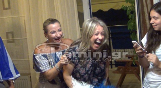 Δράμα: Οι έξαλλοι πανηγυρισμοί στο σπίτι της Αννας Κορακάκη τη στιγμή της νίκης [εικόνες & βίντεο] | iefimerida.gr 1
