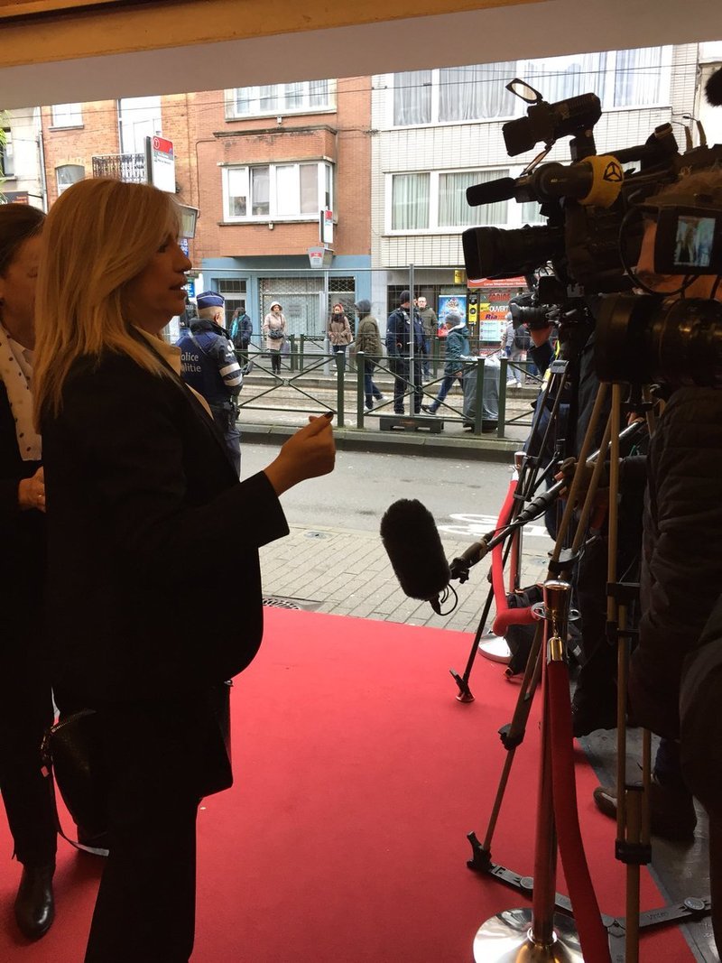 Τσίπρας και Φώφη μαζί στις Βρυξέλλες στους Ευρωπαίους Σοσιαλιστές [εικόνες & βίντεο] | iefimerida.gr 6