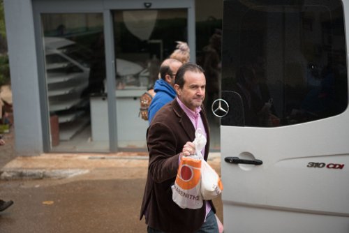 	Η ΝΔ παρέδωσε αγαθά στους πληγέντες της Δυτ. Αττικής [εικόνες] | iefimerida.gr 2