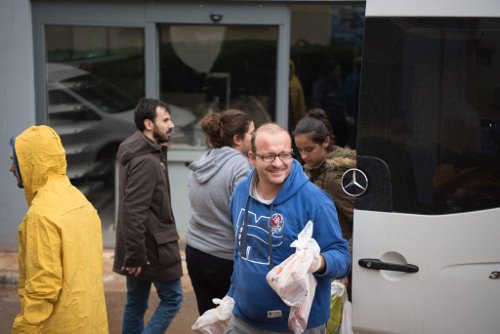 	Η ΝΔ παρέδωσε αγαθά στους πληγέντες της Δυτ. Αττικής [εικόνες] | iefimerida.gr 4