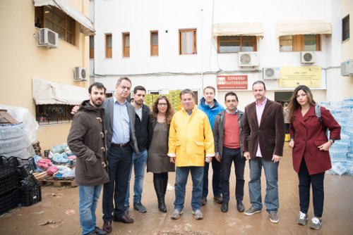 	Η ΝΔ παρέδωσε αγαθά στους πληγέντες της Δυτ. Αττικής [εικόνες] | iefimerida.gr 7