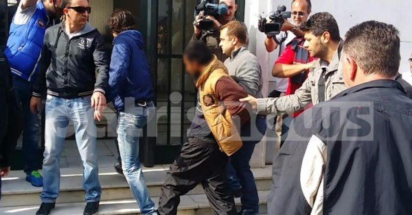 Οργή για το δολοφόνο του 35χρονου αστυνομικού στην Ανδραβίδα -Συγγενείς και φίλοι προσπάθησαν να τον λιντσάρουν [εικόνες & βίντεο] | iefimerida.gr 2