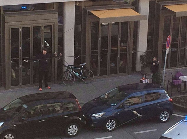 Αυτός είναι ο δράστης που παρέσυρε πεζούς στη Χαϊδελβέργη -Σκότωσε τον ένα [εικόνα] | iefimerida.gr 0