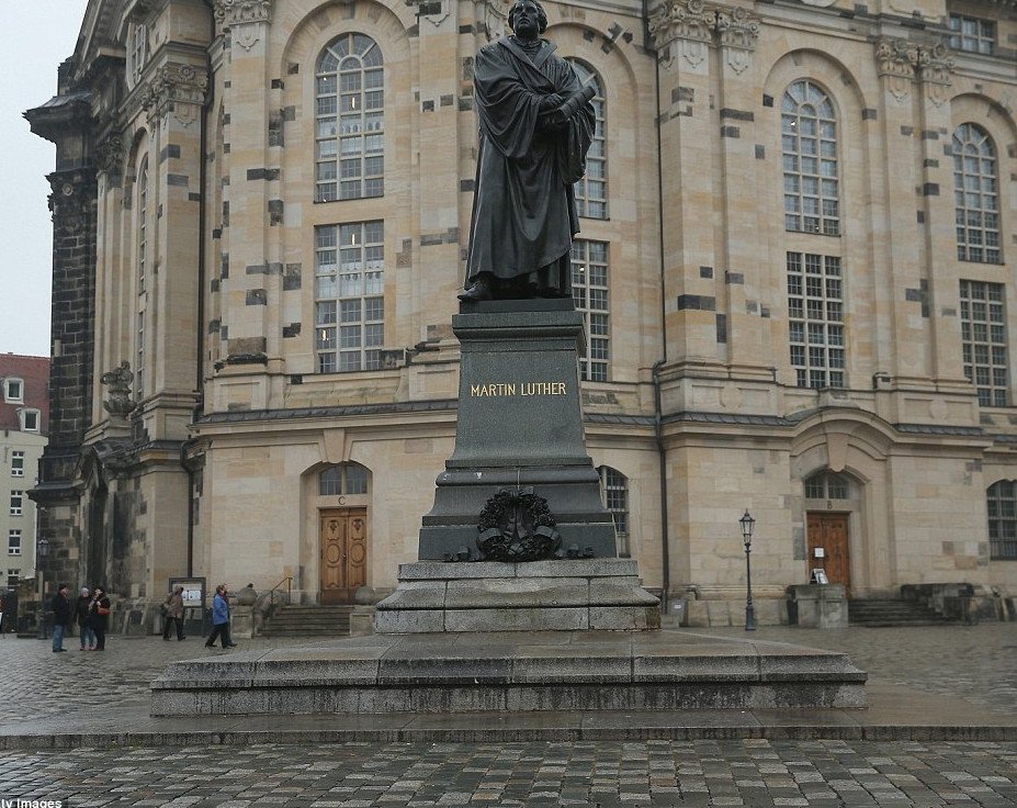 Η Δρέσδη 70 χρόνια μετά τους βομβαρδισμούς: Από τα ερείπια στην πλήρη αναγέννηση [εικόνες] | iefimerida.gr 14