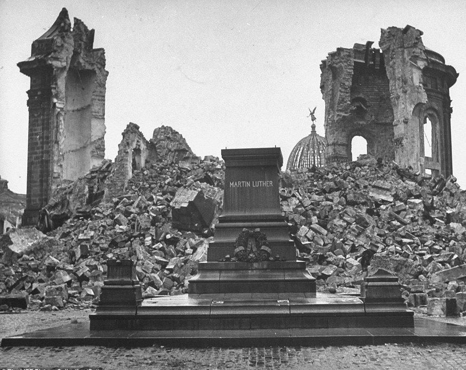 Η Δρέσδη 70 χρόνια μετά τους βομβαρδισμούς: Από τα ερείπια στην πλήρη αναγέννηση [εικόνες] | iefimerida.gr 15