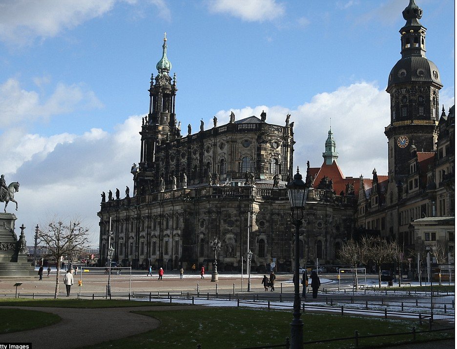 Η Δρέσδη 70 χρόνια μετά τους βομβαρδισμούς: Από τα ερείπια στην πλήρη αναγέννηση [εικόνες] | iefimerida.gr 0