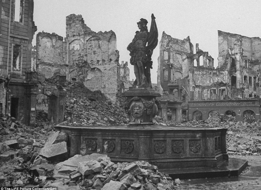 Η Δρέσδη 70 χρόνια μετά τους βομβαρδισμούς: Από τα ερείπια στην πλήρη αναγέννηση [εικόνες] | iefimerida.gr 7