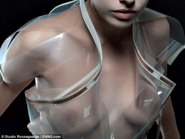 Φόρεμα γίνεται διάφανο όταν η γυναίκα διεγερθεί σεξουαλικά! [εικόνες] | iefimerida.gr 2