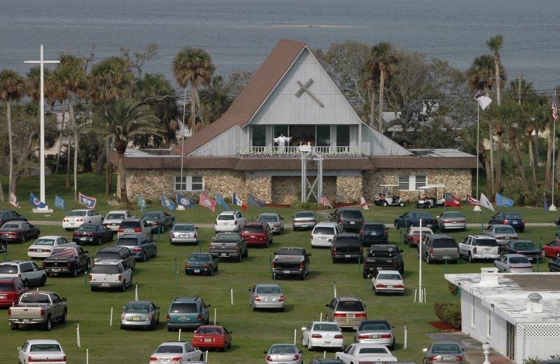 Νέα τρέλα στις ΗΠΑ η θρησκεία -Μπίζνες εκατομμυρίων, θεματικά πάρκα, drive in [εικόνες] | iefimerida.gr 9