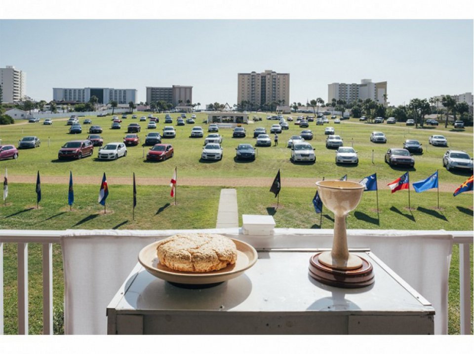 Νέα τρέλα στις ΗΠΑ η θρησκεία -Μπίζνες εκατομμυρίων, θεματικά πάρκα, drive in [εικόνες] | iefimerida.gr 7