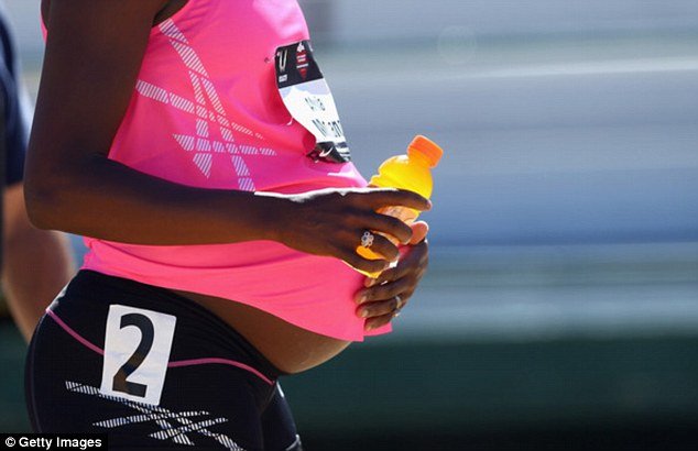 Απίστευτο: Γυναίκα δρομέας 8μιση μηνών έγκυος συμμετέχει σε αγώνες [εικόνες] | iefimerida.gr 3