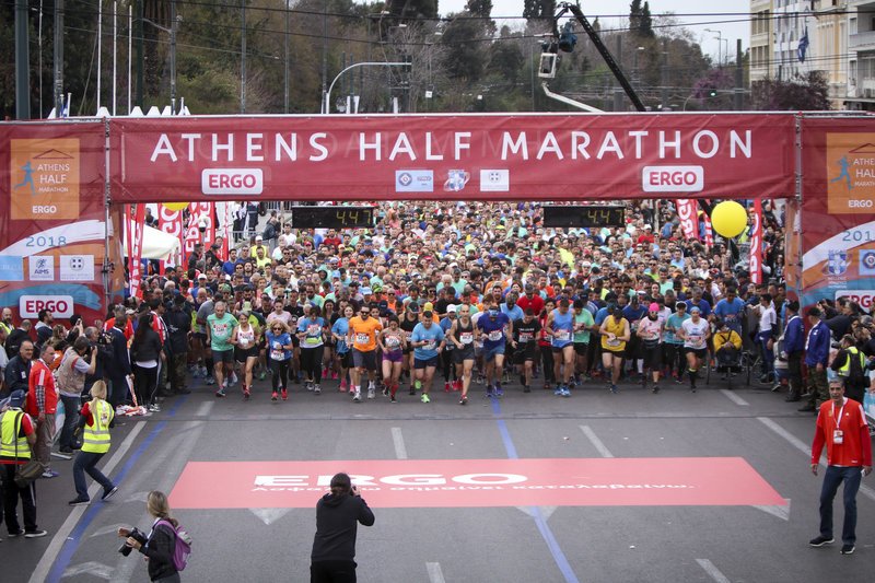 Ημιμαραθώνιος Αθήνας: «Γιορτή» με 20.000 δρομείς -Οι νικητές [εικόνες] | iefimerida.gr 1